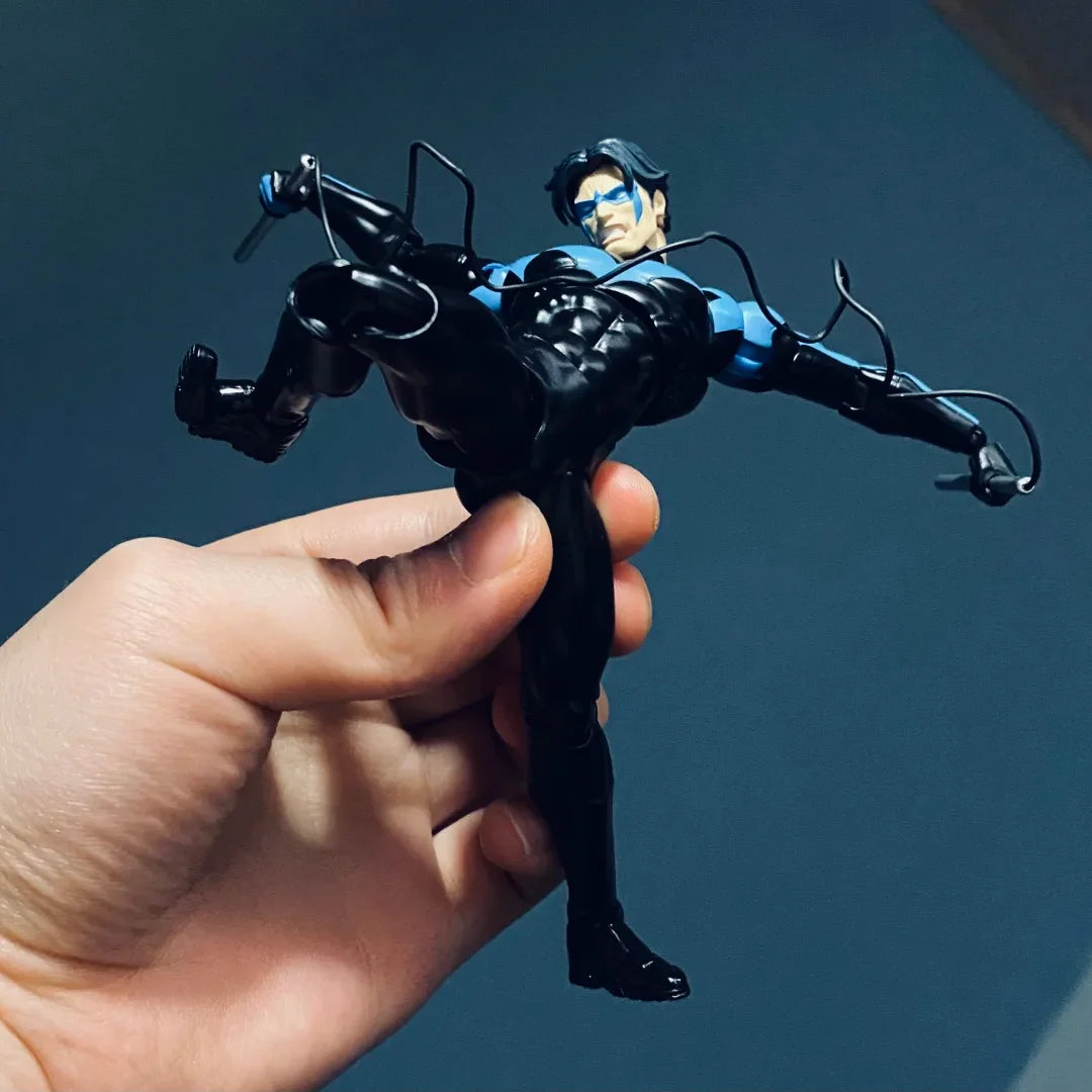 Nuine Medicom Mafex 175 Nightwing Action Figure 1/12 Scale Batman Hush Ver Anime Collection Desktop Ornament Exquisite Gift Doll