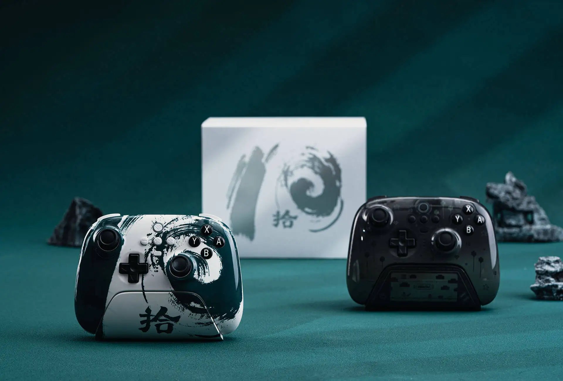 8BitDo Ultimate Bluetooth Controller - FC40 I/II Limited Edition And 8BitDo Ultimate Gamepad- 10th Anniversary Limited Editi