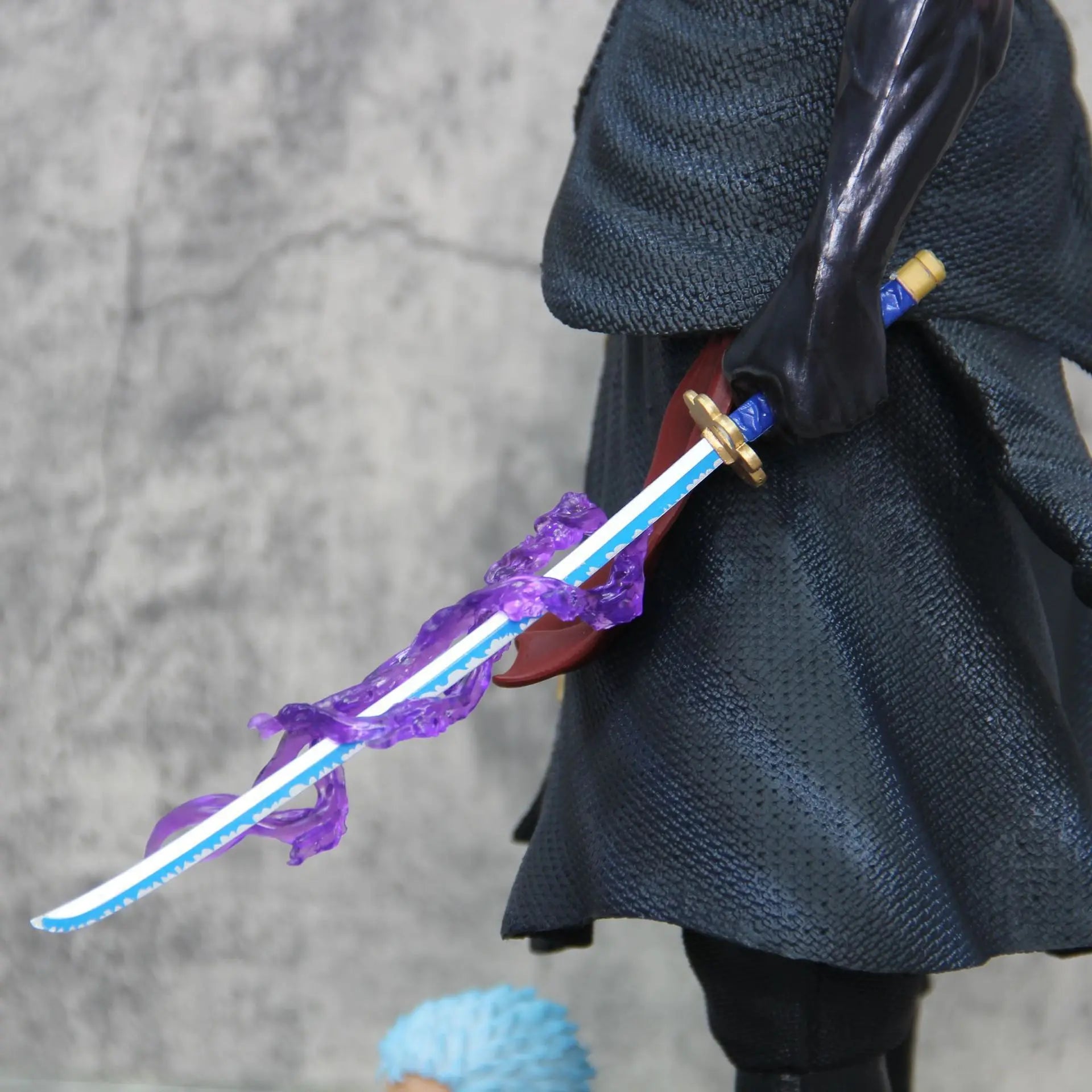 50 cm große One Piece Figur Roronoa Zoro, stehende Pose, mit Messer, fünf austauschbare Köpfe, Modell, Anime-Action-Sammelfigur