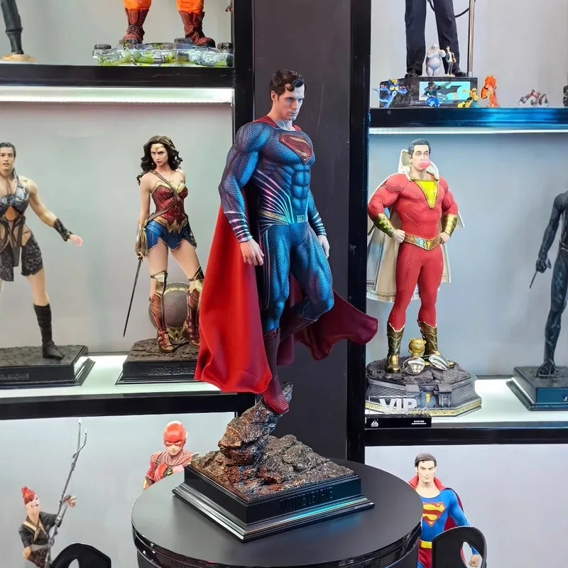 Superhochwertige DC-Serie Justice League Steel Man Superman Gk Statue Handgefertigtes modisches Modell Ornament Geburtstagsgeschenk