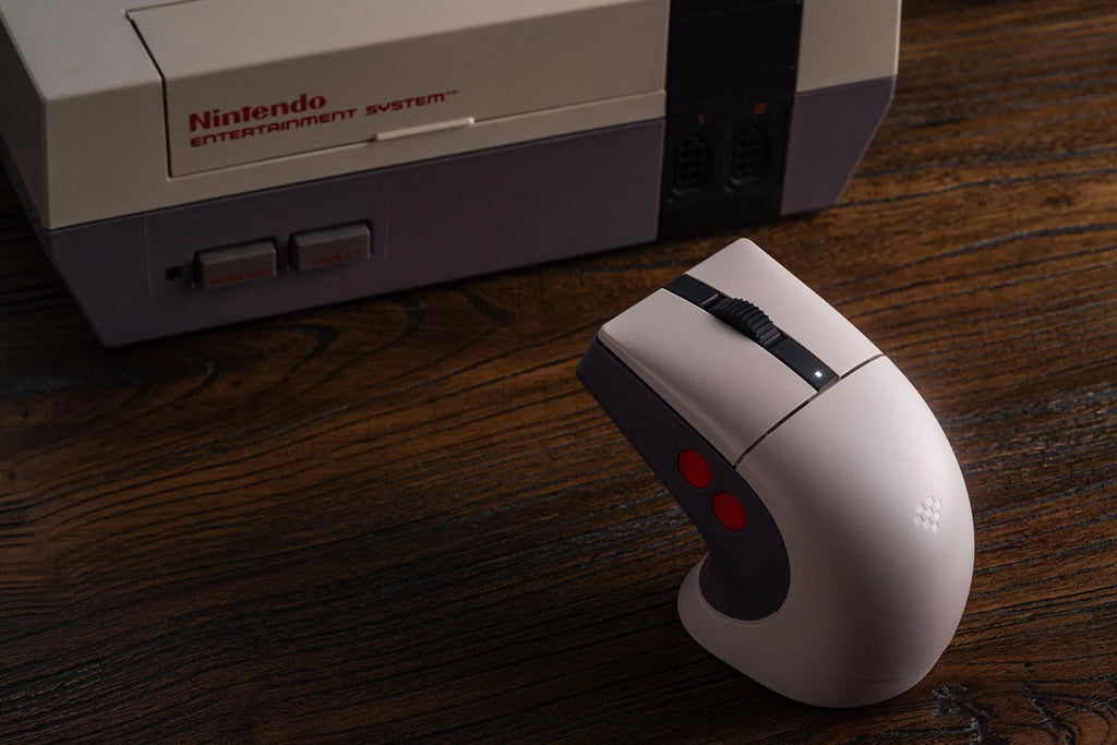 8BitDo Retro R8 Maus mit PAW 3395 Optischem Sensor DPI 26K, Kabellose 4K Polling Maus mit Ladestation, Programmierbare Tasten