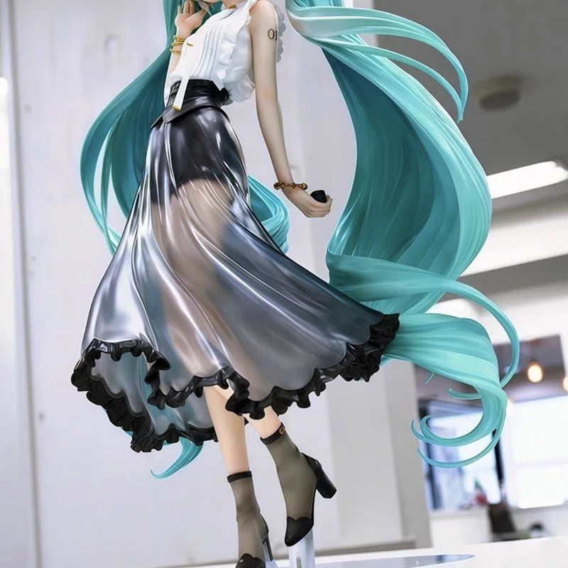 Hatsune Miku Cross-Dressing Action Figure Anime Themed Collectible Doll Beautiful Girl Tide Play Model for Fans And Collectors