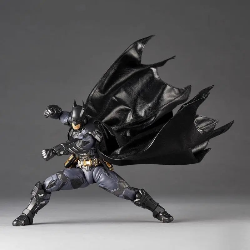 [На склад] Kaiyodo Amazing Yamaguchi Revoltech Batman: Arkham Knight екшън фигурка, колекционерски модел подарък за възрастни