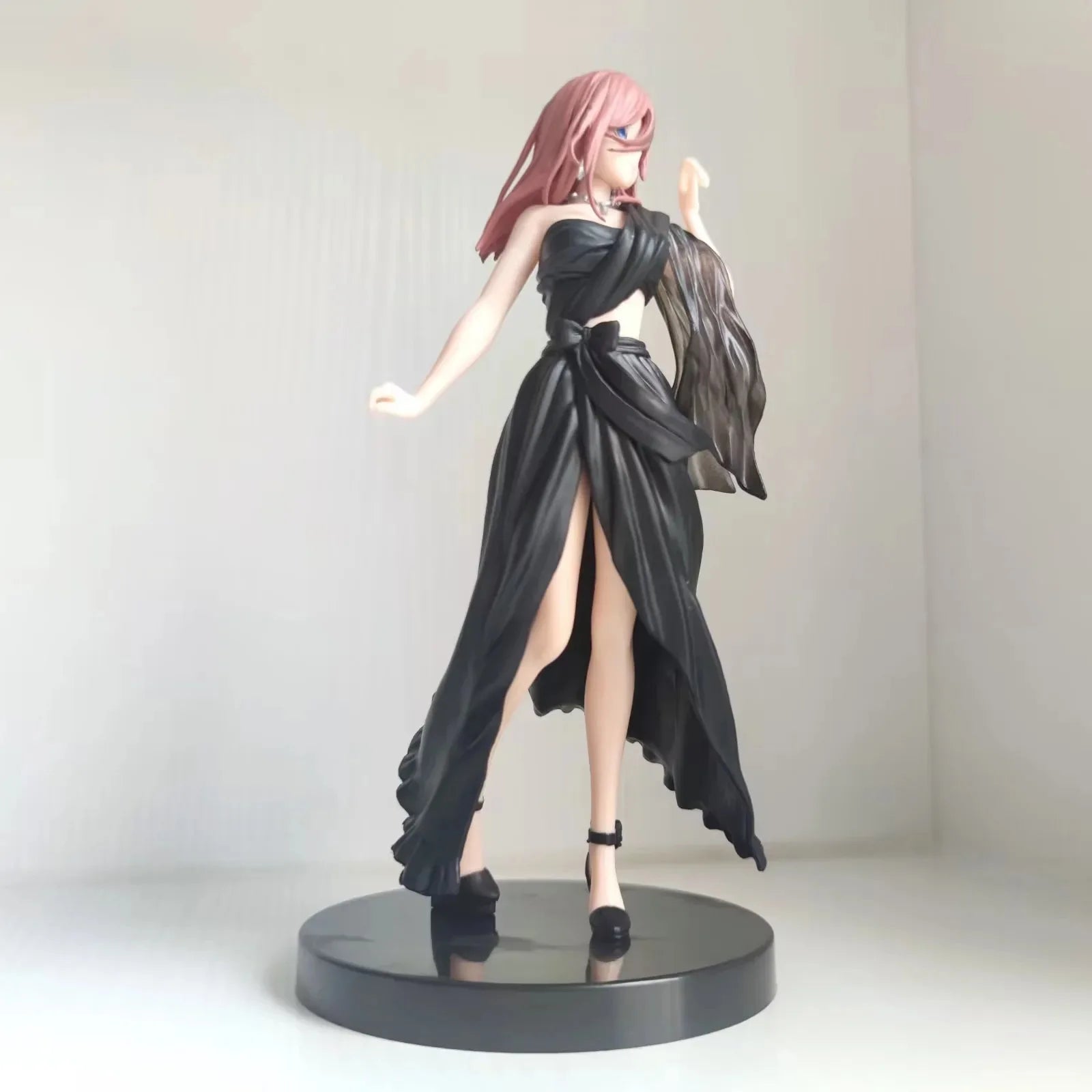 19cm Nakano Miku Evening Dress Anime Figures The Quintessential Quintuplets Model Desktop Ornament Statue Doll Toy Otaku Collect