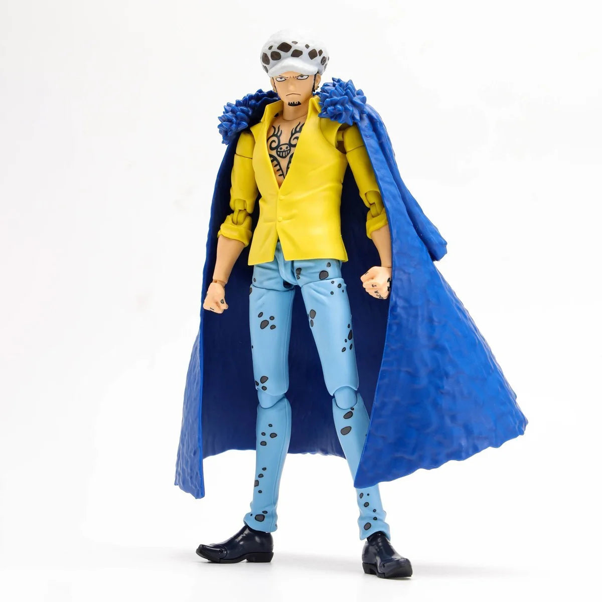 Bandai One Piece Genuine Model Kit Anime Figure S.H.Figuarts Trafalgar D Water Law Action Figure Joints Movable Model Toys Gifts
