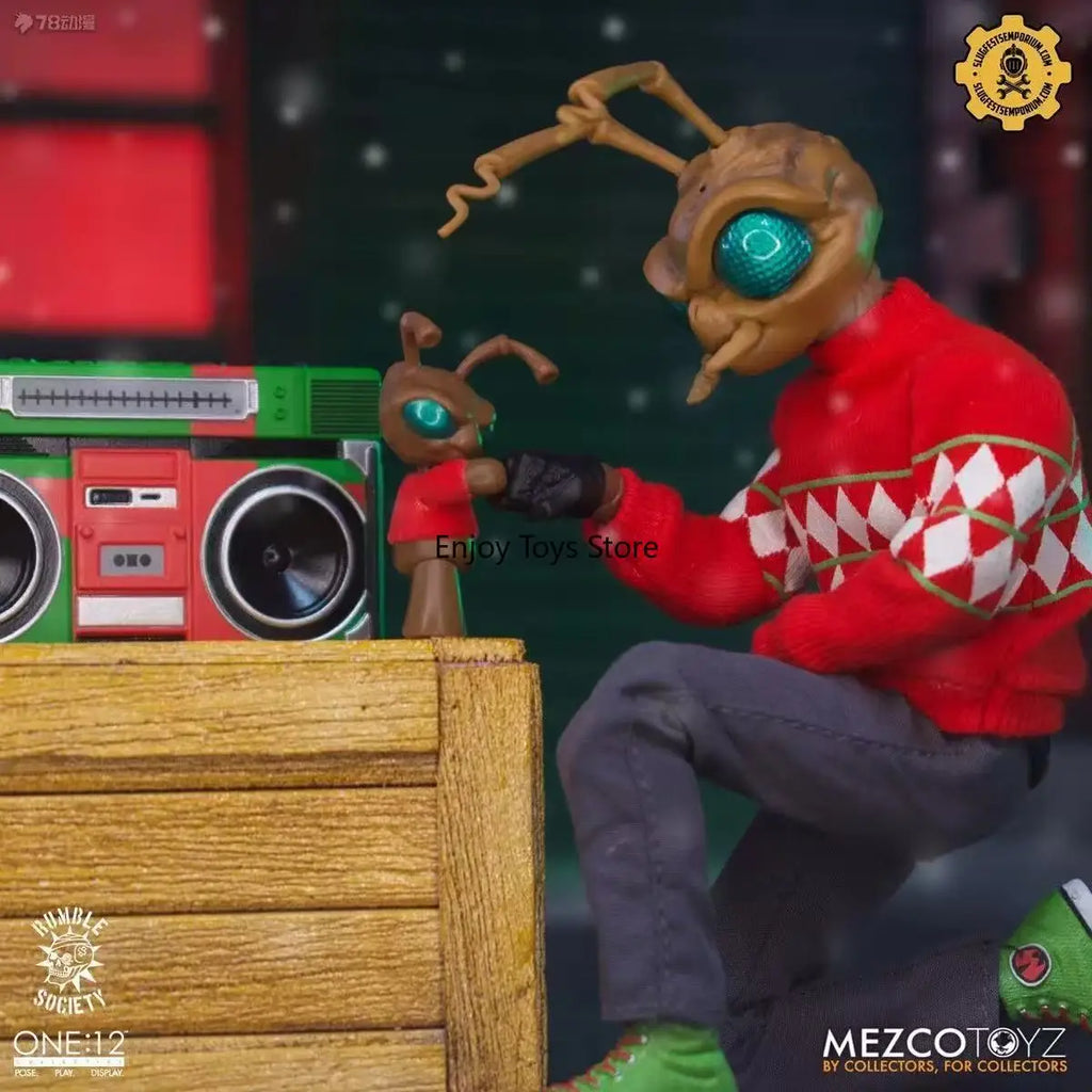 In Stock: Mezco Christmas Ant-Man - Gomez Gold Label Limited Deluxe Version, 6-Inch (1/12 Scale) Cloth-Articulated Figure