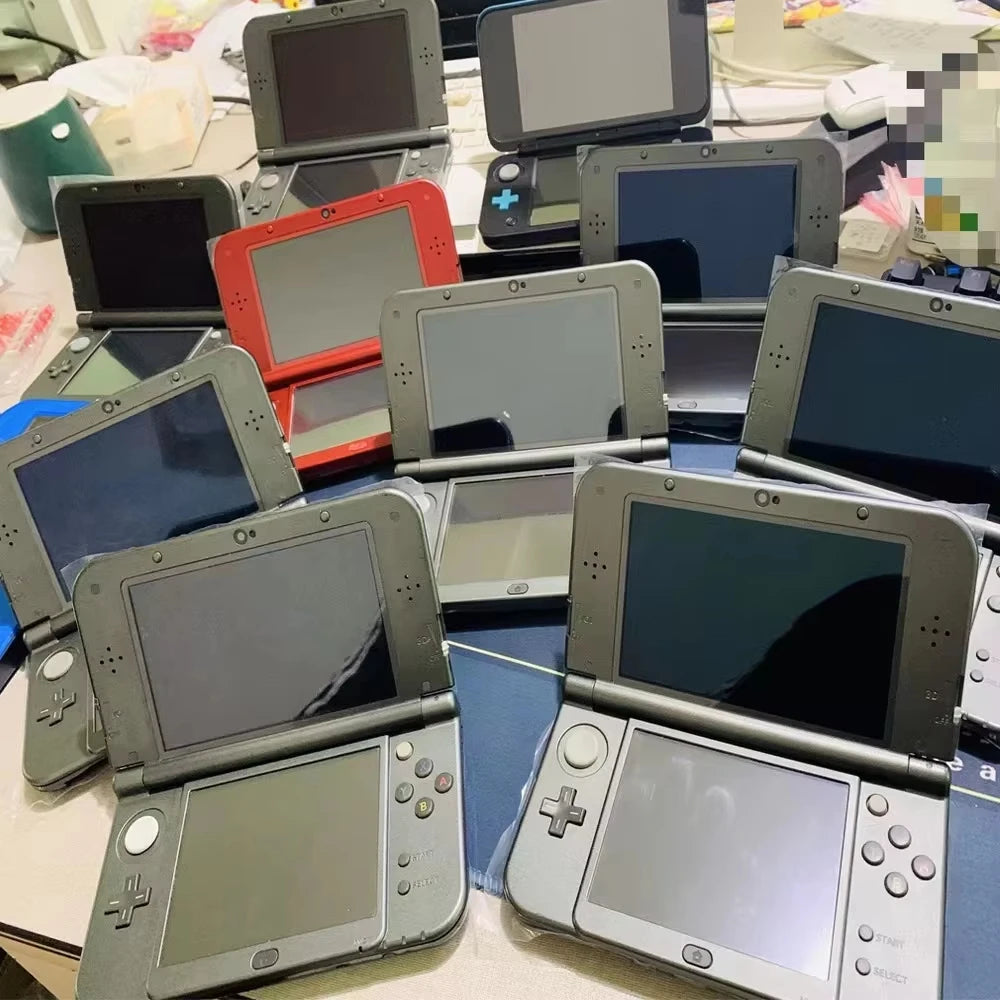 Used handheld game console, naked 3D perspective, cross keyboard system console, applicable to Nintendo's new 3DS XL