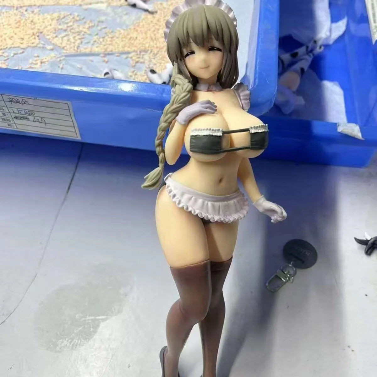 Gift 28cm Uzaki Tsuki Maid Standing Pose Collectible Anime Figure Desktop Decoration