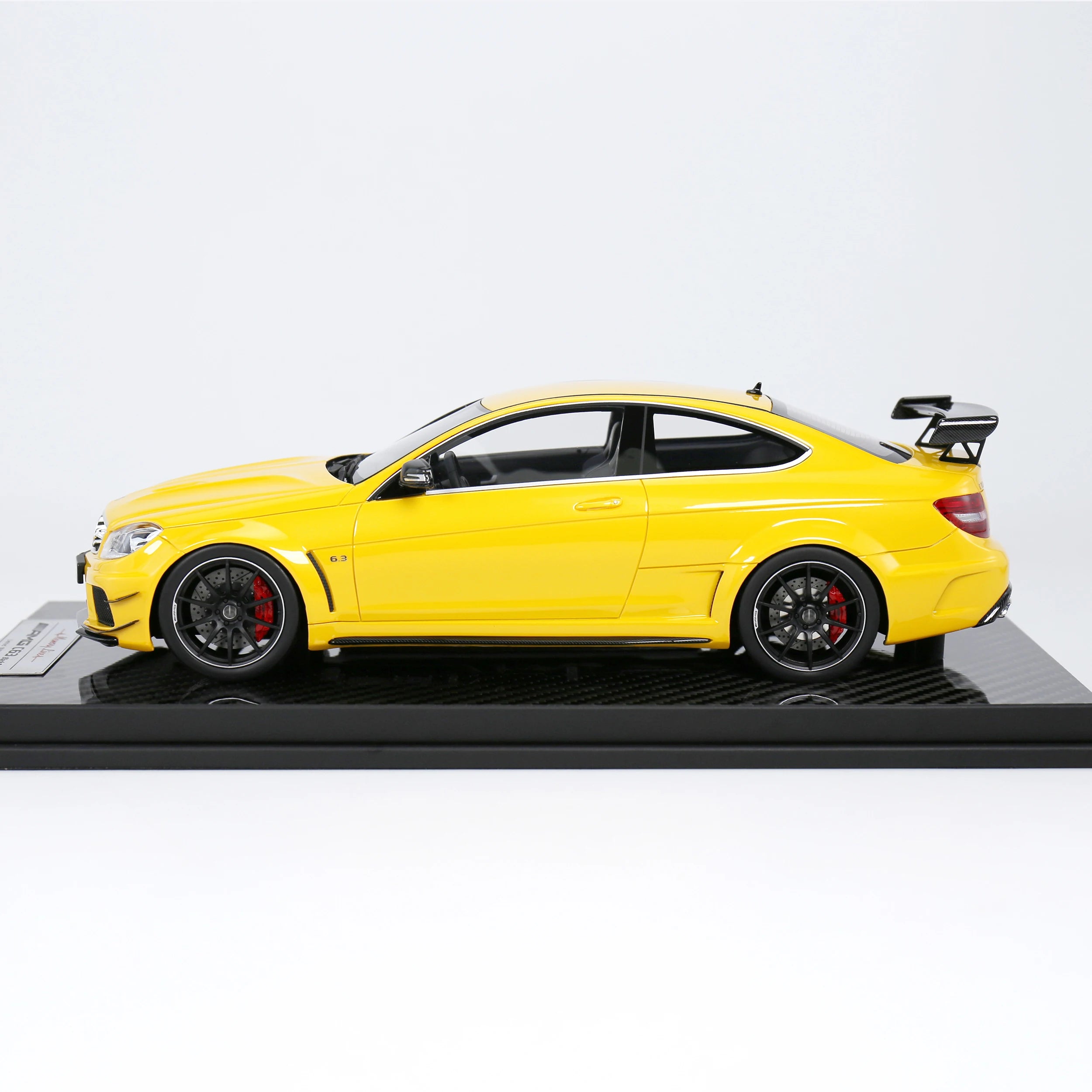1/18  C 63 Black Series resin model Memory Line collectibles
