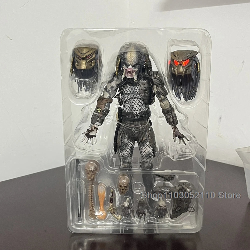 NECA Elder Predator Figure With LED Predator VS Alien Edition Predator Alien Hunter Action Figure Model Collectible Gifts