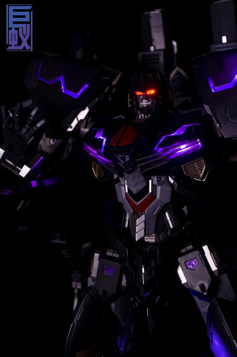 Giant Ant Models Transformation Megatron Iron Machine IDW Assembly Model Kit Action Figure With Light Skeleton ABS Toy