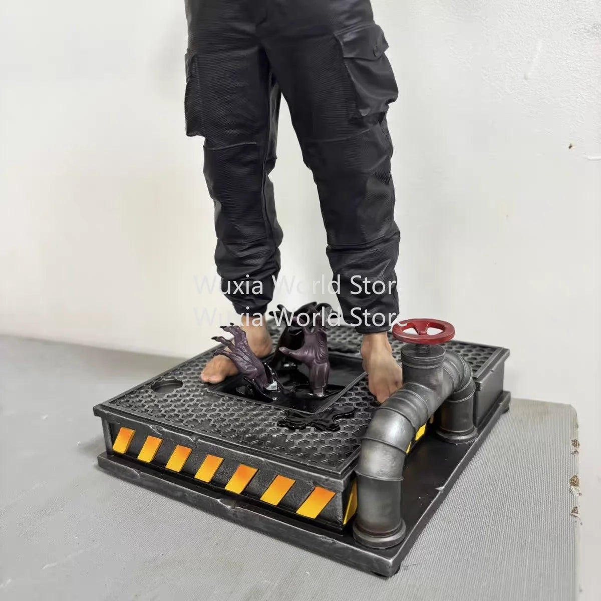 32cm Leon Scott Kennedy Figure Resident Evil Anime Figures Collection Model Desktop Ornament Decorations Best Gifts for Children