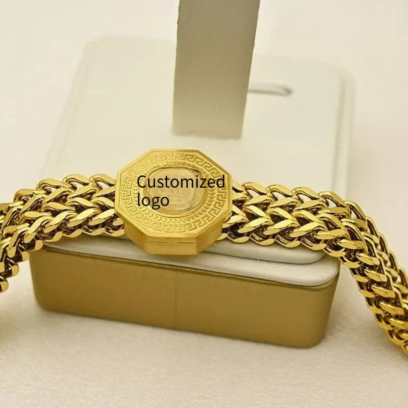 Custom-made bracelets for both men and women bring you a unique sense of high-end luxury