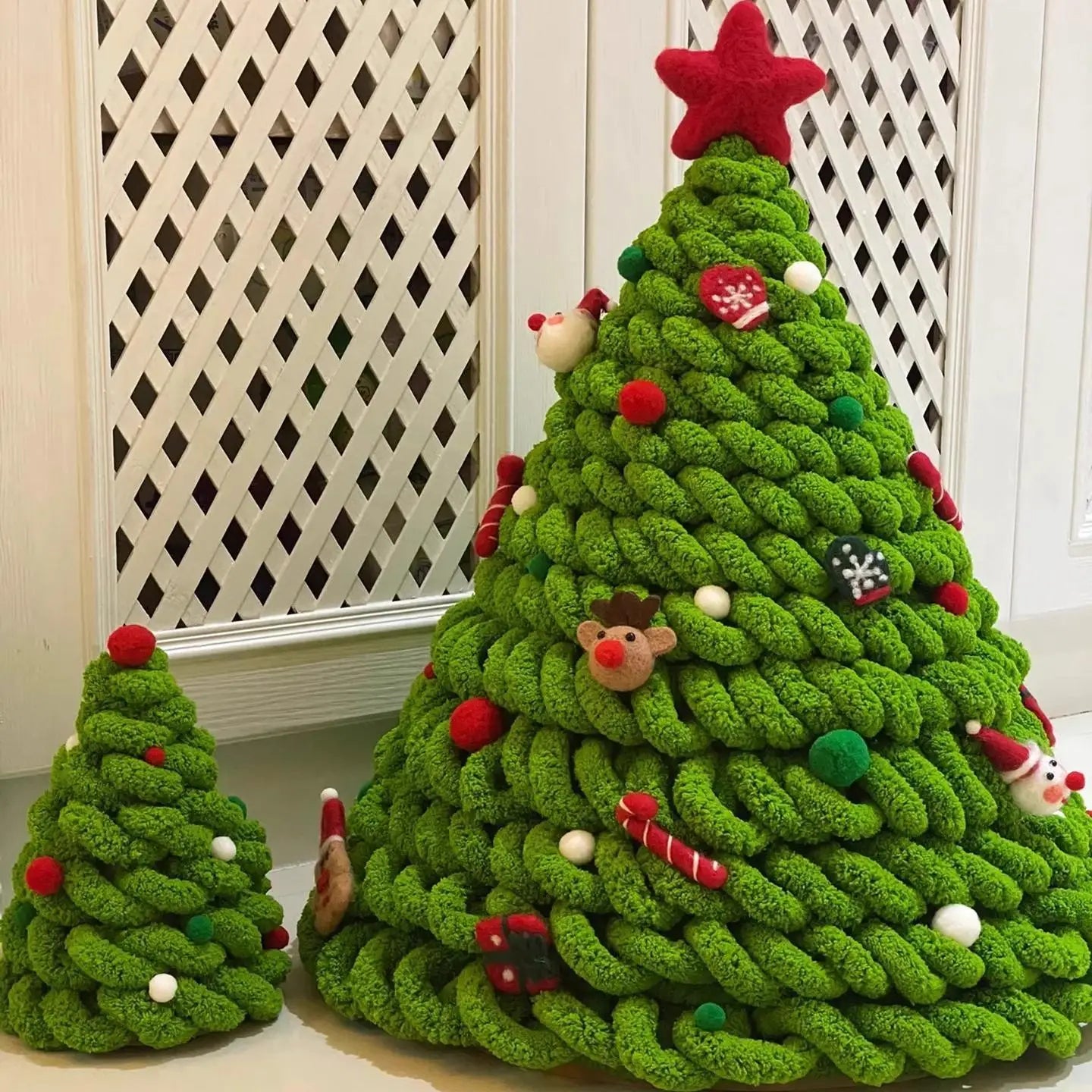 Christmas Tree Cat Bed DIY Yarn Tools Package Homemade Puppy Nest for Autumn Winter Warmth Handmade Holiday Gifts for Home Decor