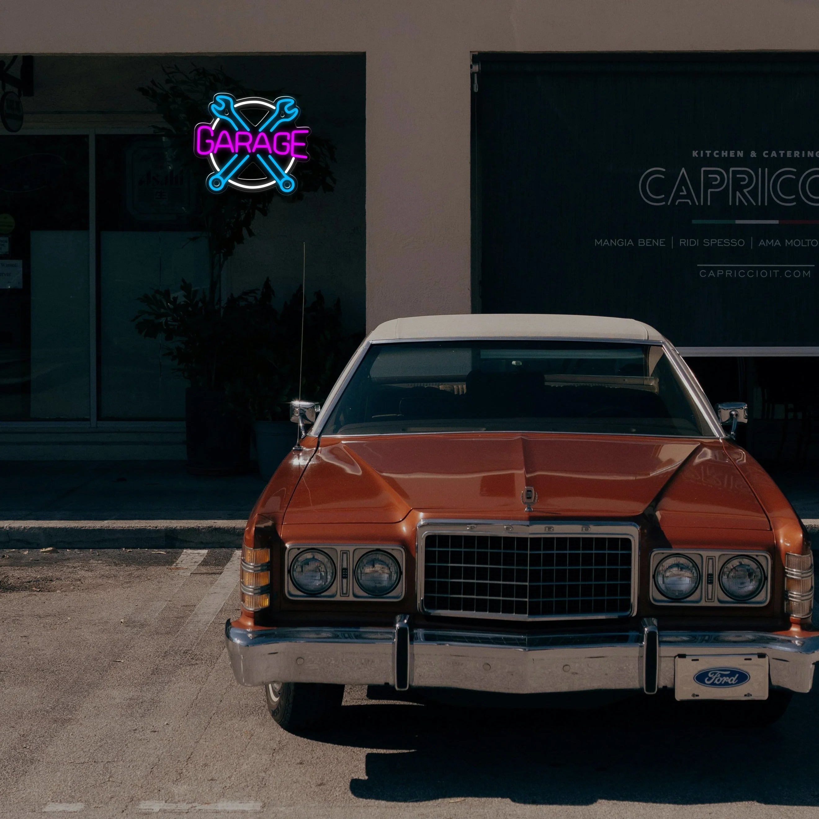 Garage LED Neon Sign USB-Powered Bright Wall Decor for Car Shops Workshops Ideal for Game Room Parties Birthday Gift 12.4x10.6in