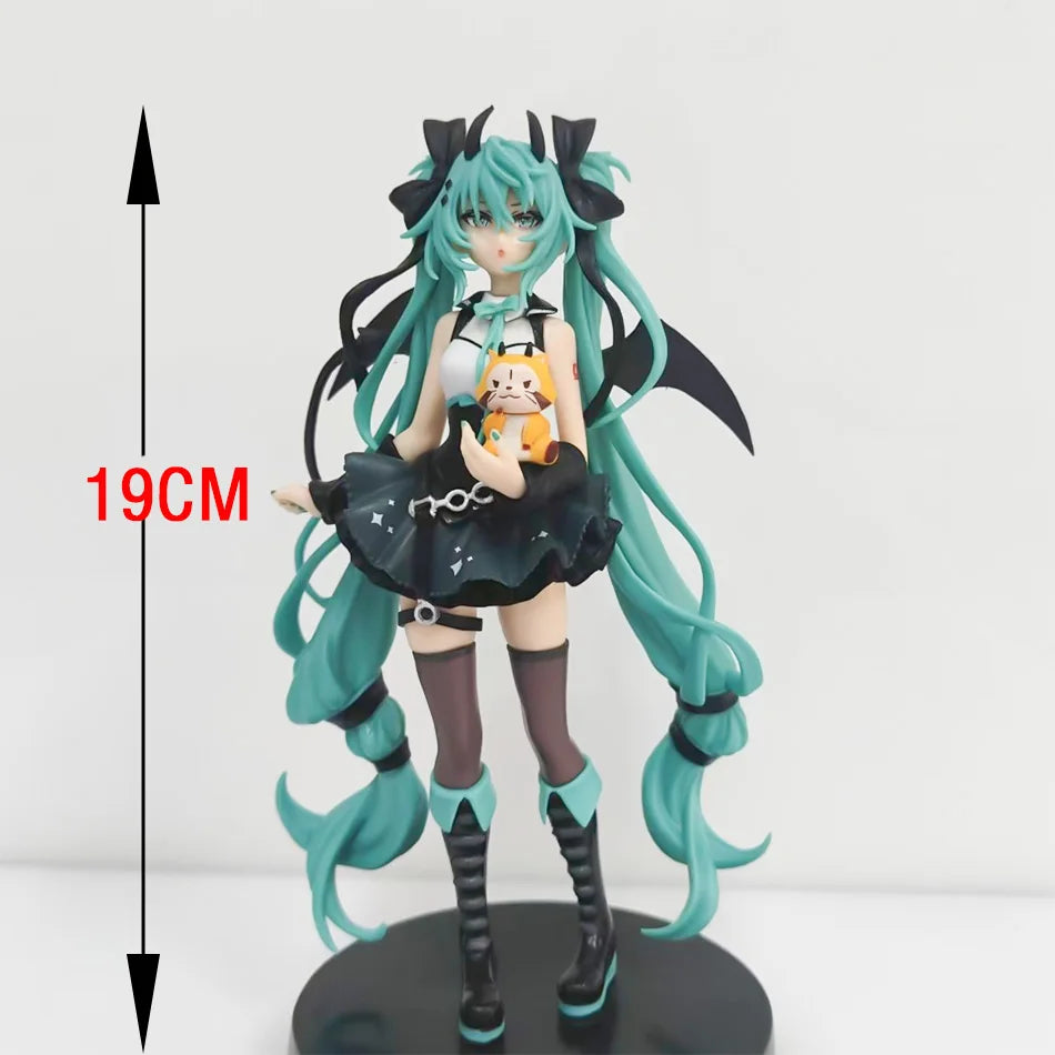 Anime 19CM Hatsune Miku Kleiner Teufel Waschbär Kawaii Actionfigur PVC Puppe Modell Figur Spielzeug Desktop Dekoration Weihnachtsgeschenke