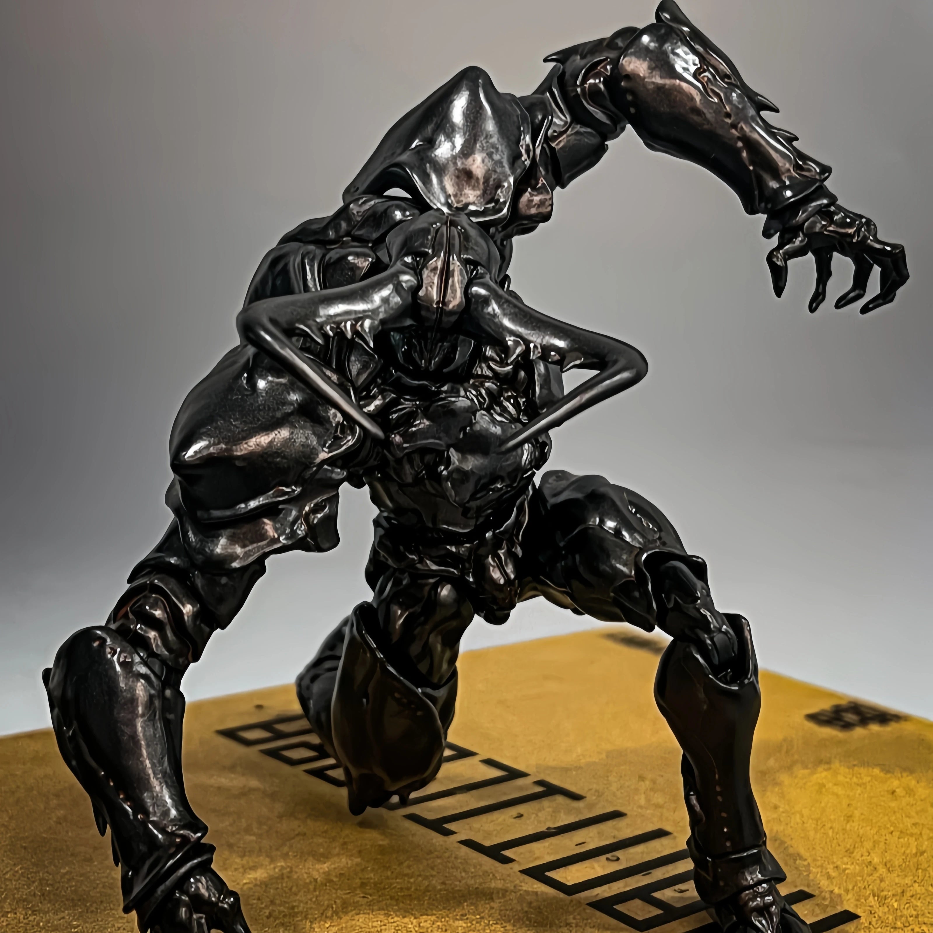 In Stock Ice Studio Worm Series King Tiger Armor Manticora Mobile Doll Fashion Trend Toy Handmade