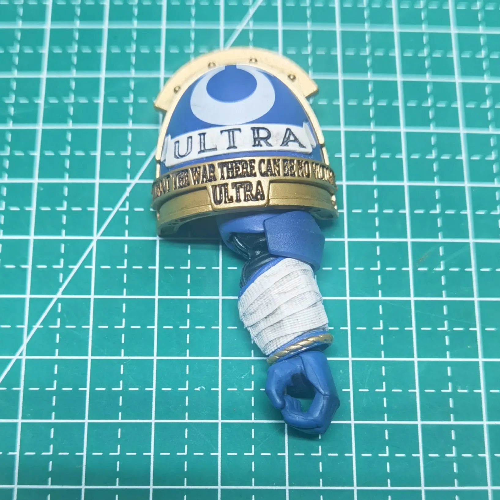 【Accessories】JOYTOY Warhammer 1/18 Action Figures Ultramarines Metaurus with Power Axe, Stormshield and Plasma Pistol Model Toy