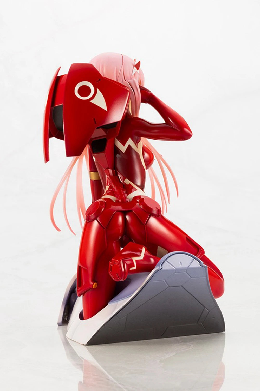 16.5CM Anime Darling in the FranXX Zero Two 1/7 02 Battle Suit Kneeling Scene Model Toy Gift Collection Action Figure PVC