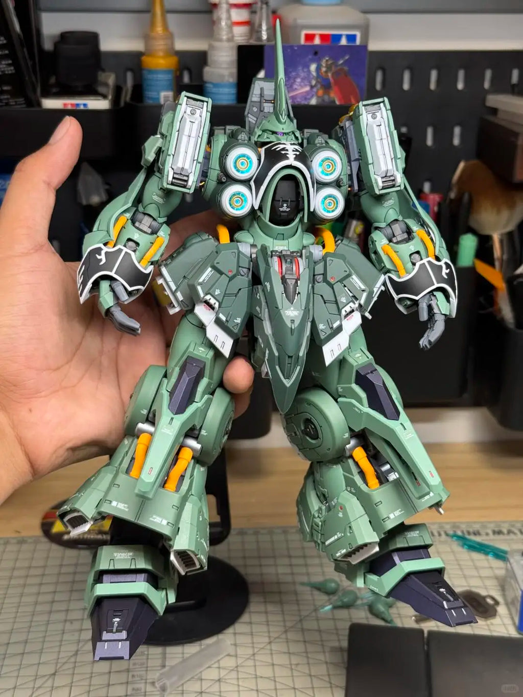 AXIS 1/100 Model kits OSIRIS  NZ-666 Kshatriya AERIAL DOMINATOR Assembling Movability Model Toy Mecha Christmas Toys Gifts