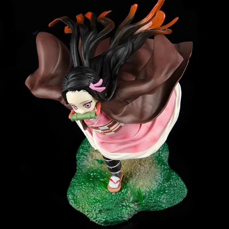 Dämonentöter Anime Figur Run Nezuko Kamado 13cm Actionfiguren Szene PVC Modell Spielzeug Cartoon Desktop Dekorieren Geburtstagsgeschenk