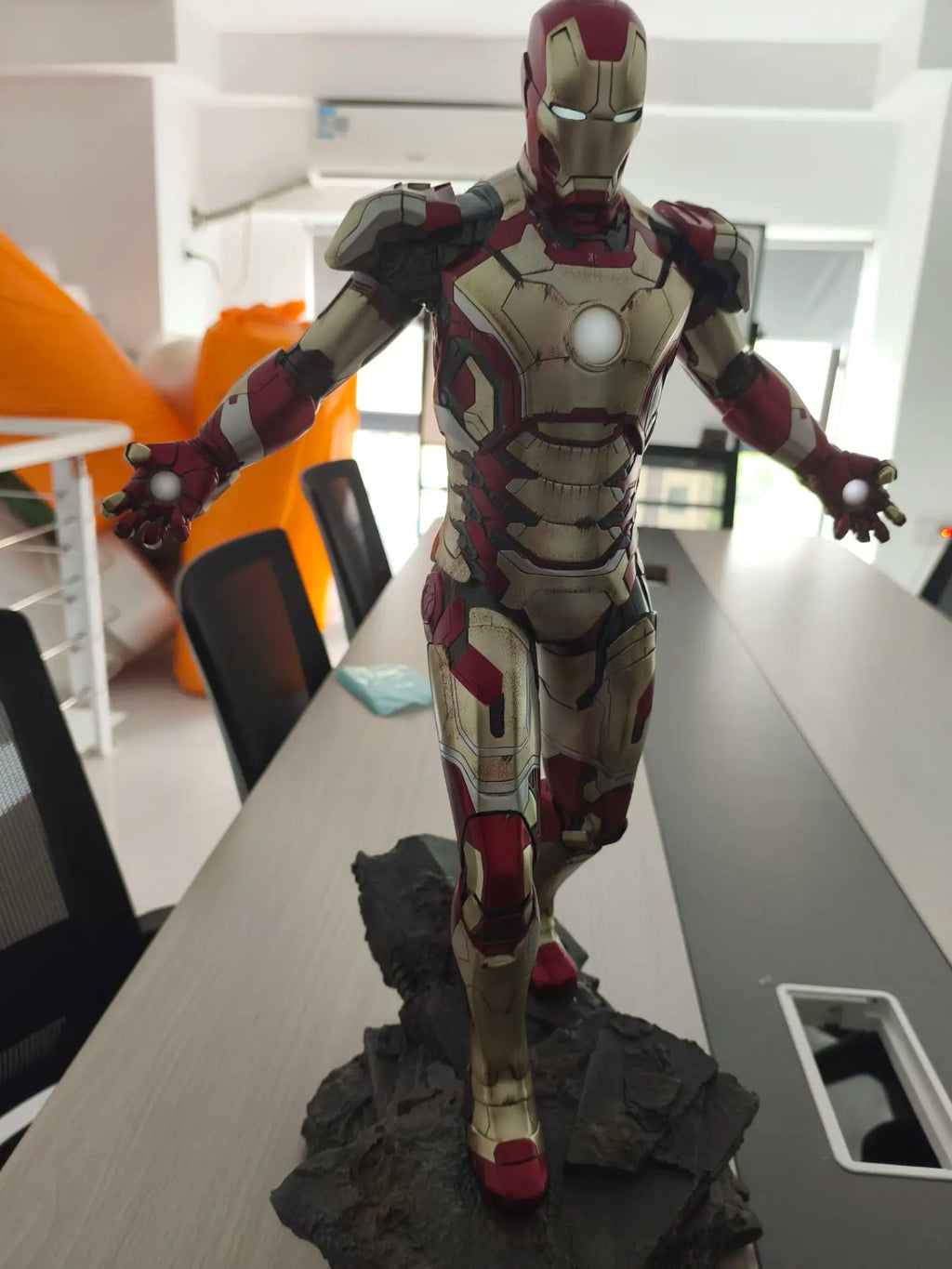 52cm Brand New The Avengers Movie Figure Iron Man Peripheral Resin Scene Model Statue Desktop Ornaments Kids Birthday Gifts Toys