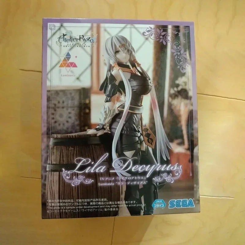 В наличност SEGA Luminasta Reisalin Stout Lila Decyrus PVC аниме екшън фигурки модел колекция играчка подарък