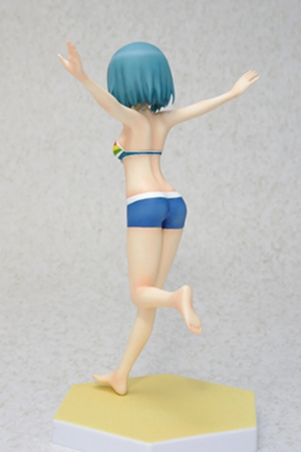 17CM Anime Mahou Shoujo Madoka Magica Miki Sayaka Figure Beach Queens 1/10 Swimsuit Ver Model Toy Gift Collection Aciton Figure