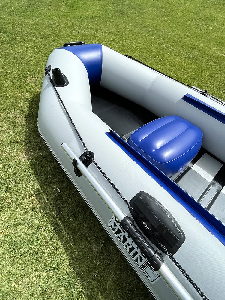 8,5 Fuß aufblasbares Fischerboot, faltbarer Holzboden, Surfboote und Rennkajak für 3 Personen für den Wassersport im Meer im Freien