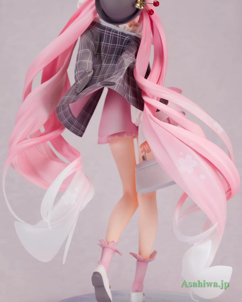 20CM Anime Hatsune Miku 1/6 Sakura Figure Hanami Outfit Ver Standing Model Toy Doll Collection Gift Aciton Figure PVC