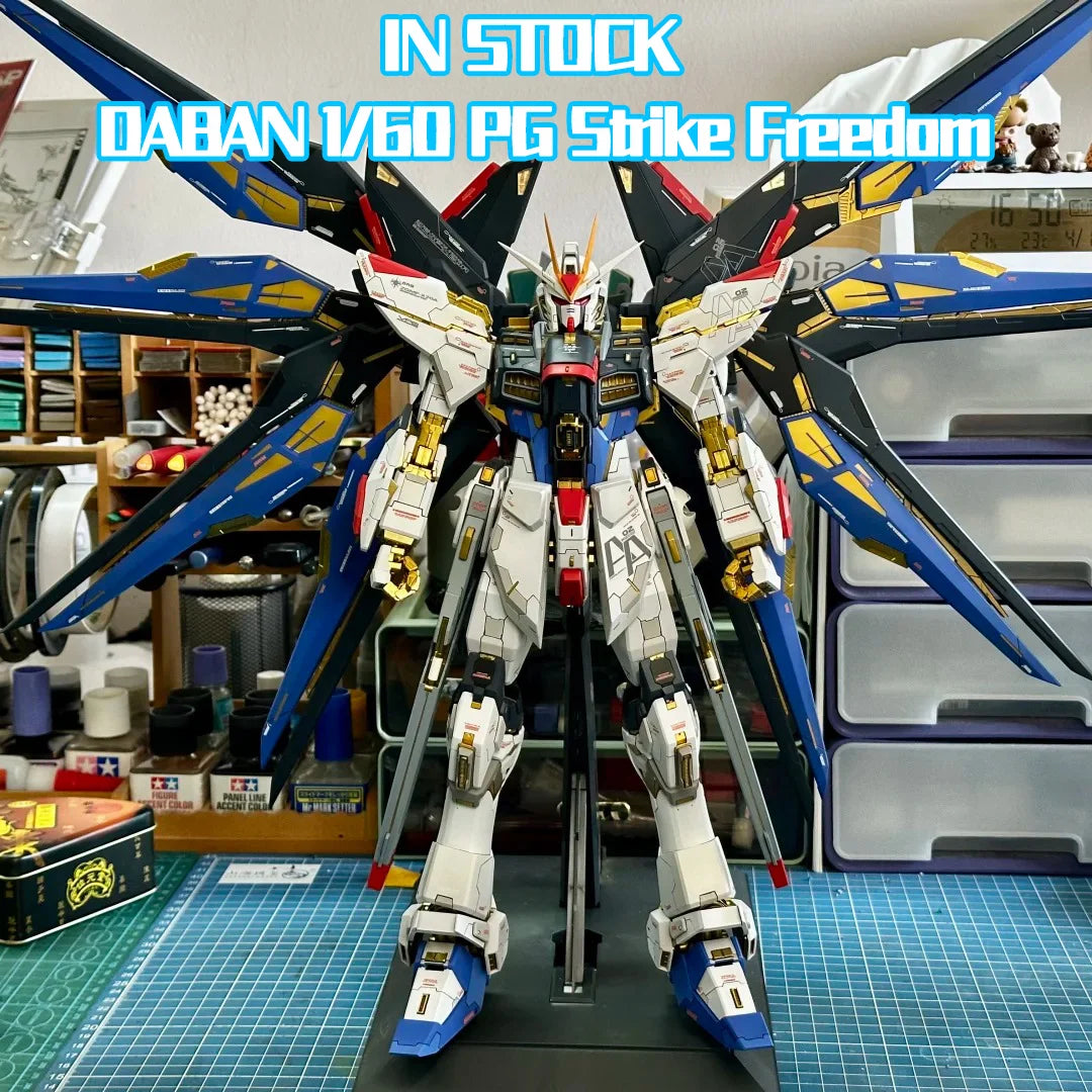 【IN STOCK】Daban PG Strike Freedom 1/60 Scale Assembly Model With Head light Set Remastered Color Box Collectible Toy For Fans