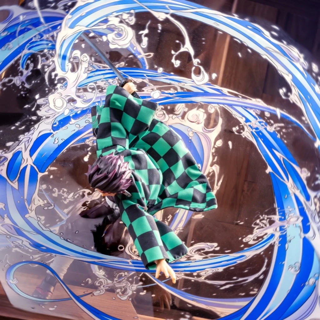 Аниме Demon Slayer, Shf Kamado Tanjirou, ръчно изработено кимоно, вградено в желязна тел, подходящо за подвижни хуманоидни играчки 1/12