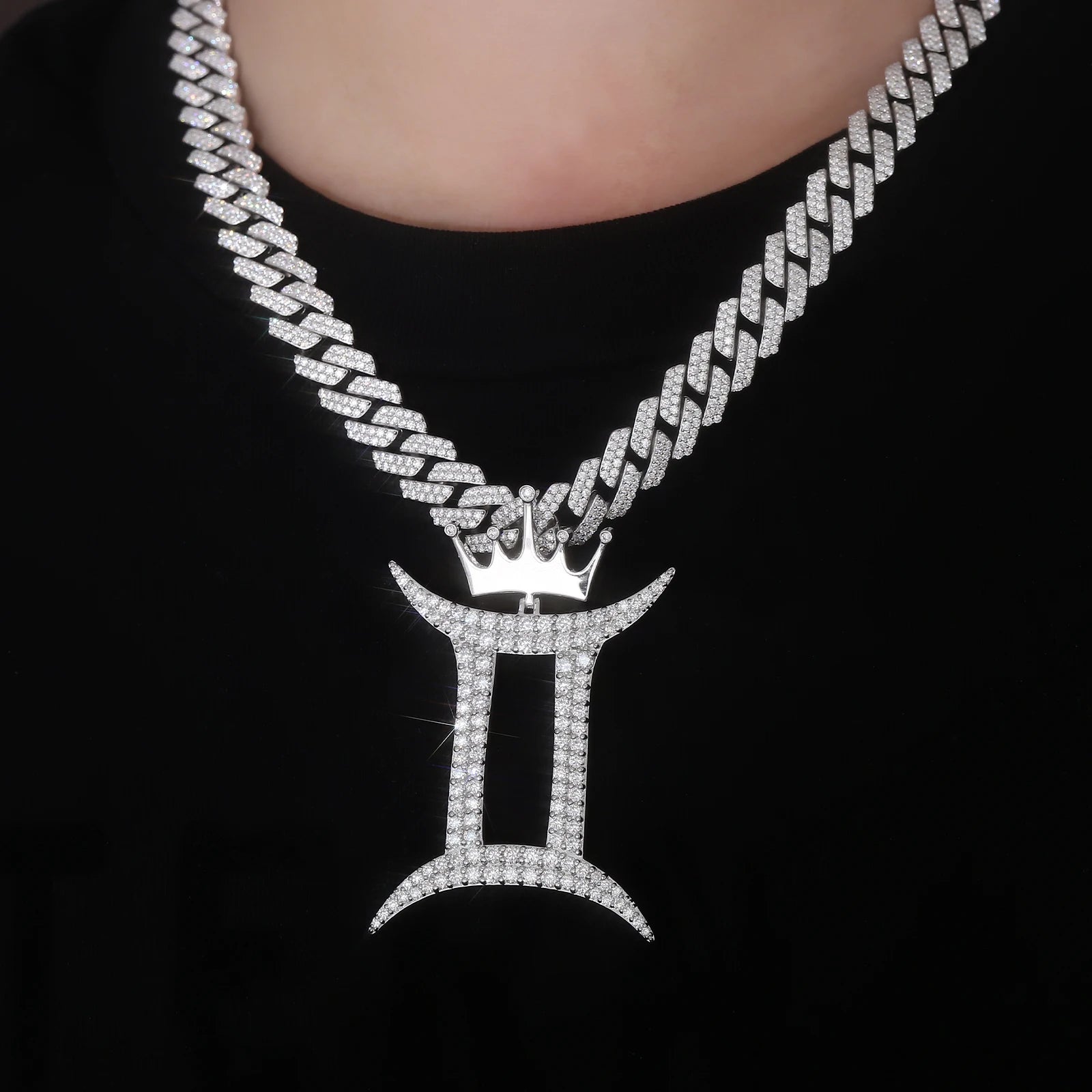 Златен медальон "Близнаци" от 14K/18K злато в Прованс, изработен от съзвездие "Близнаци", с диаманти и корона, подарък за рожден ден и годишнина.