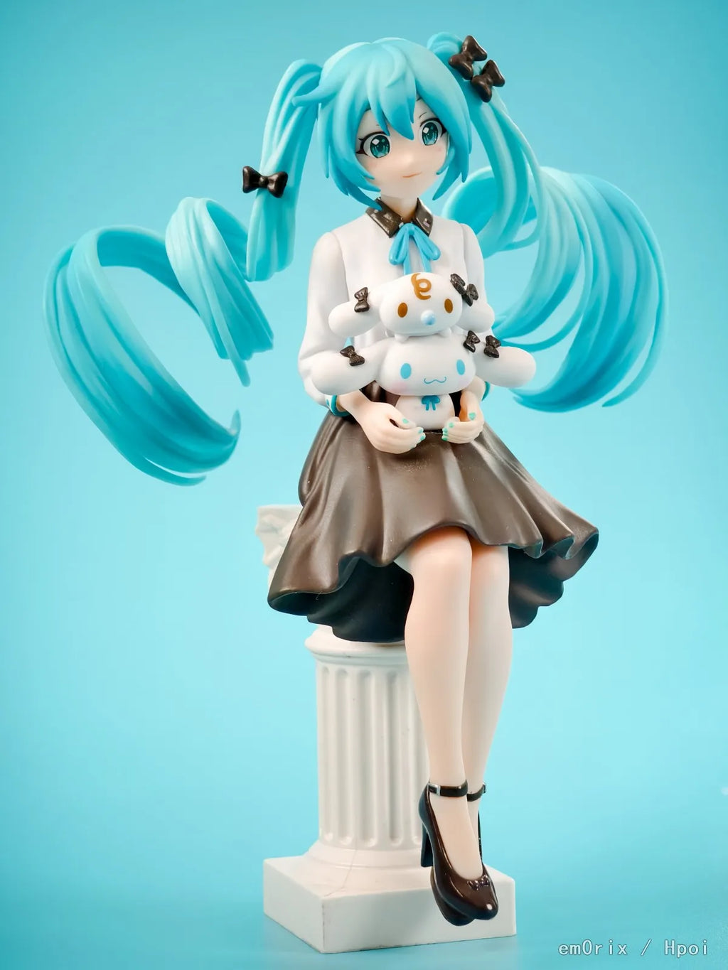 14CM Anime Hatsune Miku with Big Dog Sitting Position PVC Models Action Figure Decorations Toy Gift