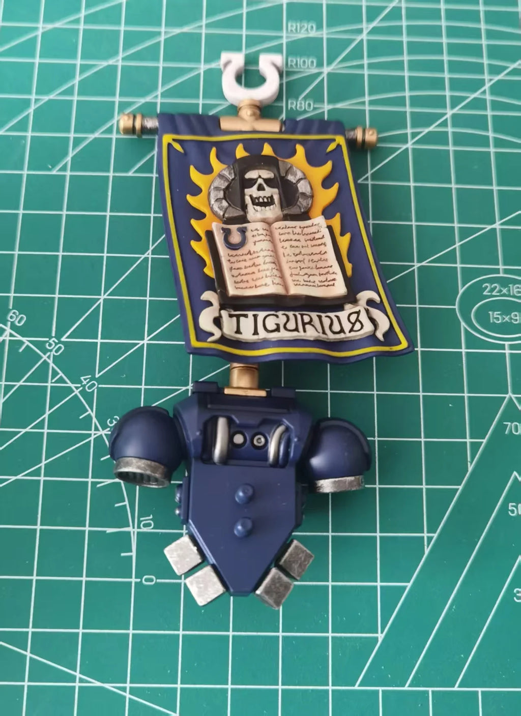 Joytoy Warhammer 40K Action Figures  1/18 Ultramarines Chief Librarian Tigurius