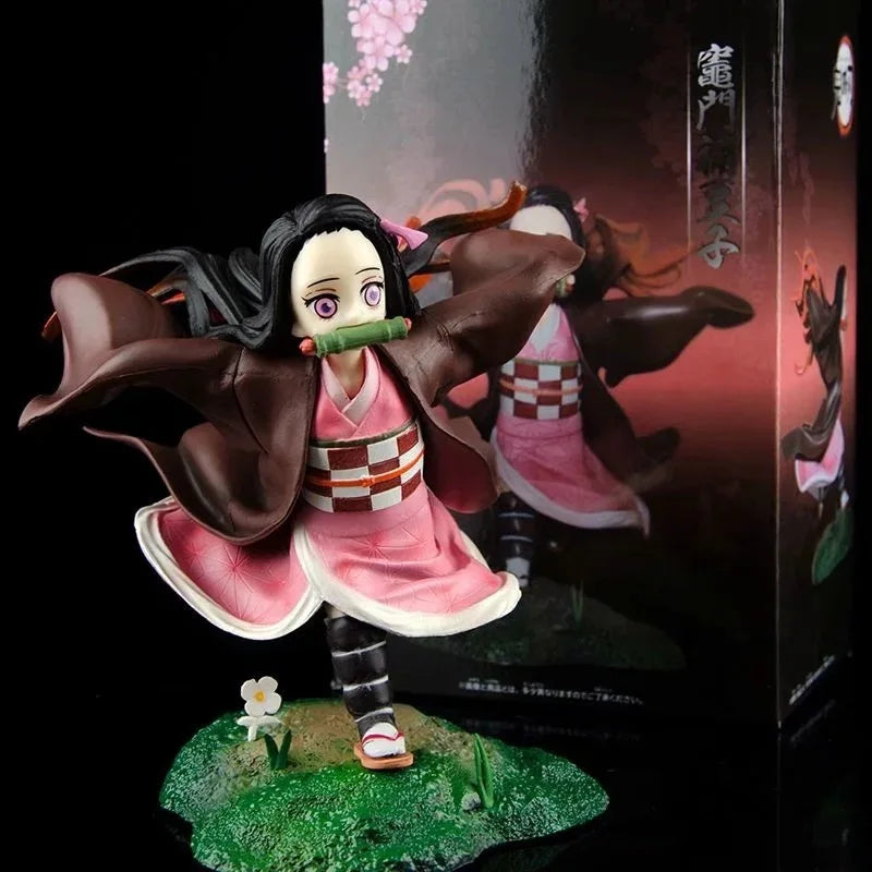 Dämonentöter Anime Figur Run Nezuko Kamado 13cm Actionfiguren Szene PVC Modell Spielzeug Cartoon Desktop Dekorieren Geburtstagsgeschenk