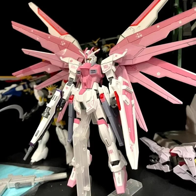 ZGMF-X10A HG 1/144 Freshman Freedom Mecha Assembly Model Екшън фигурки Cherry Blossom Цветова схема Детска играчка Подарък Декорация