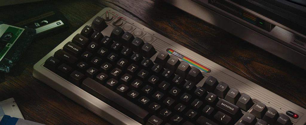 8BitDo Retro Mechanische Tastatur C64 Edition, Bluetooth, 2,4G Wireless und Kabelgebundene 3-Modus-Verbindung, für PC Windows 10 und Android 