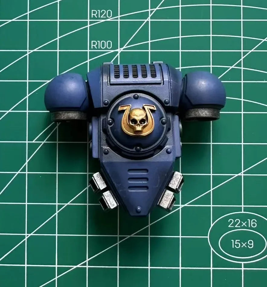 JOYTOY Warhammer 40K 1/18 Екшън фигурки Uitramarines лейтенант Титус Модел играчка момче подаръци 3.75 инча