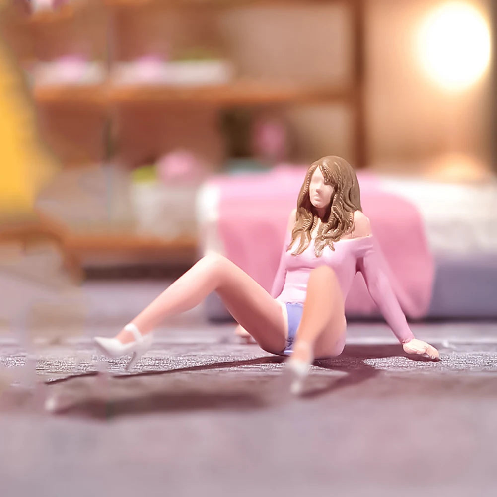 Miniatures Painted 1/64 Sexy Swimsuit Couple Fashionable Woman Props Figures Model Garage Scene Creative Dolls Car Toy