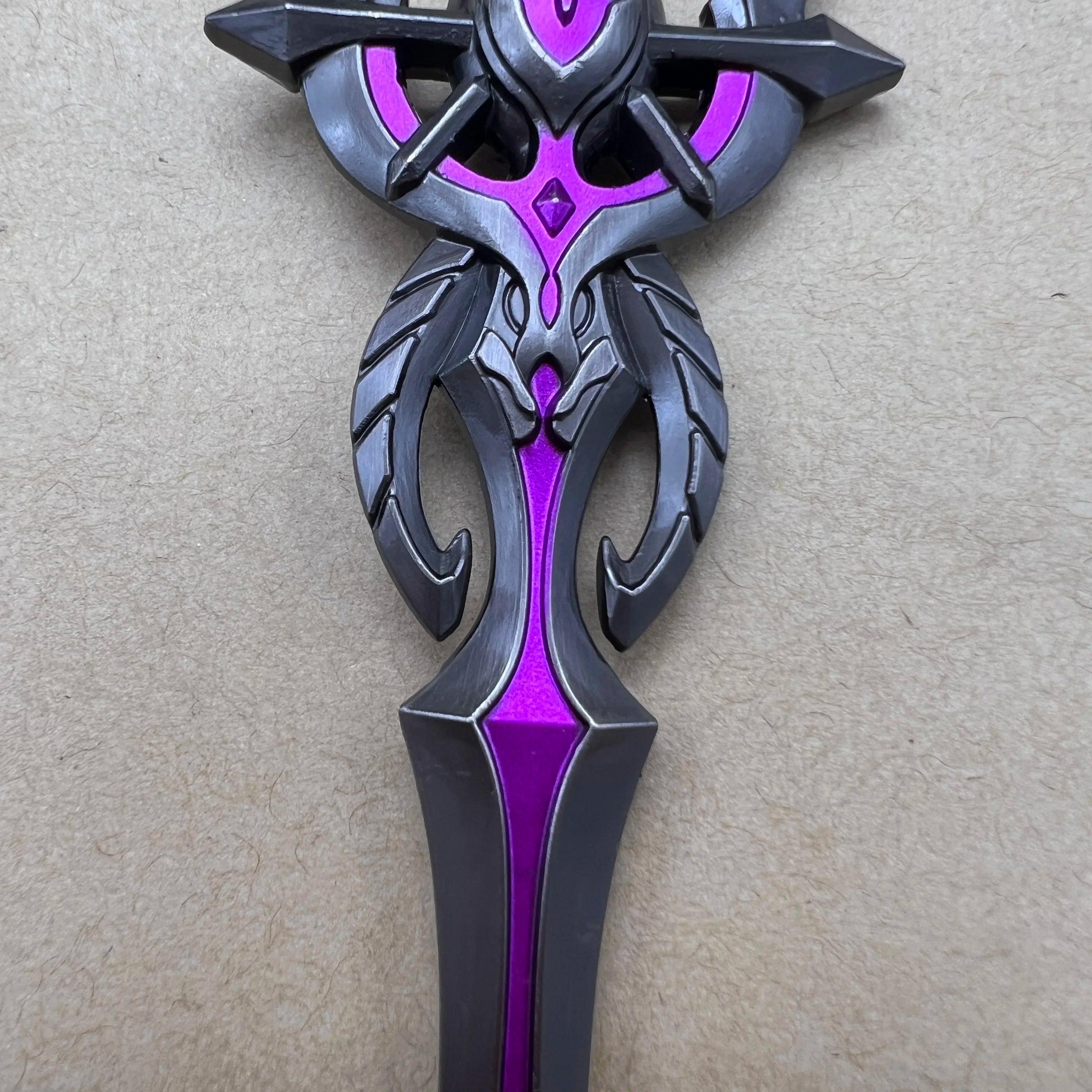 22 см Genshin Impact Game Replica Festering Desire Sword Metal Weapon Model Albedo 1:6 Фигурка Аксесоар Декорация Играчка Момче