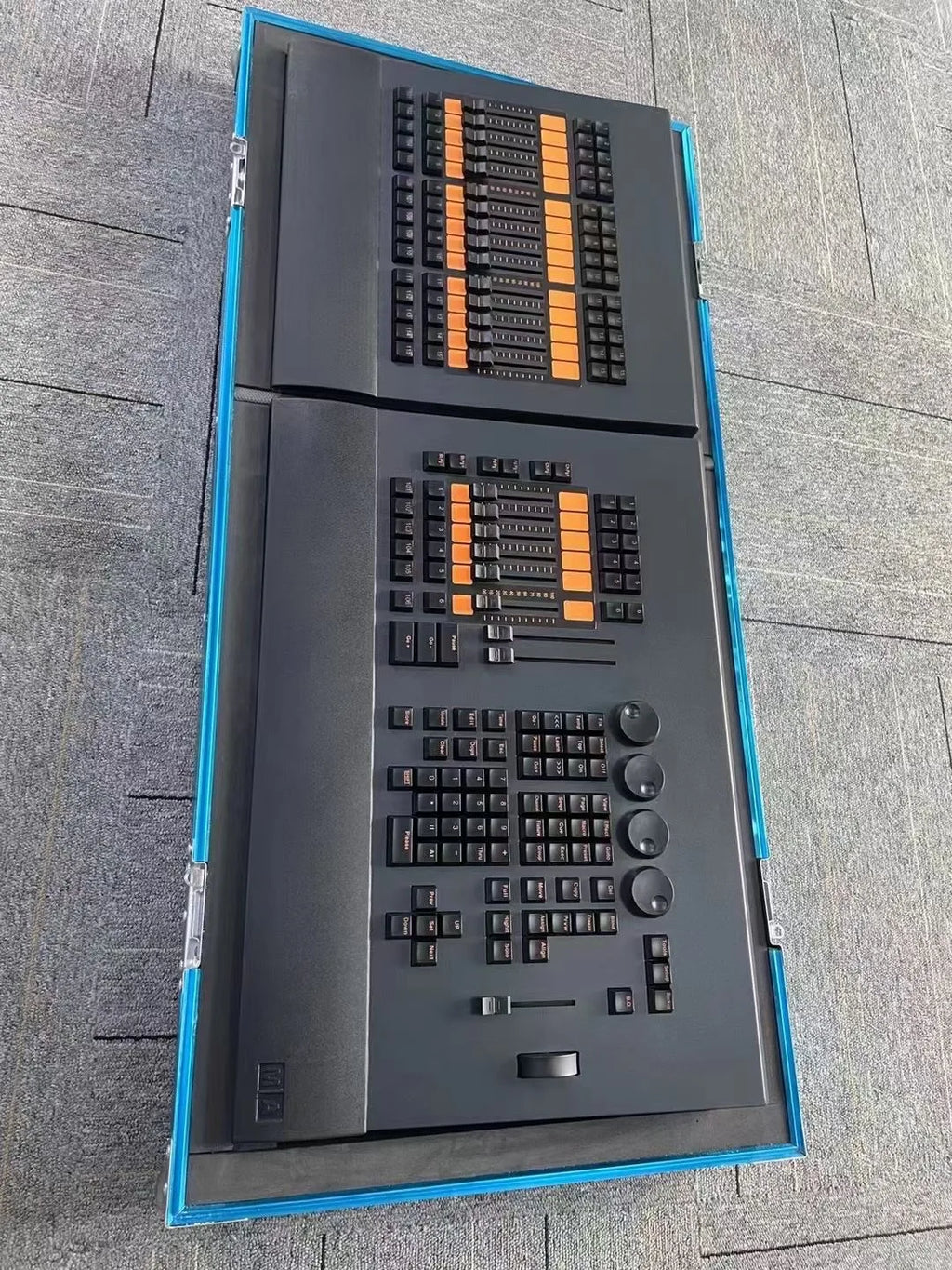 MA2 Command wing Console stage lights controller dmx512 dj lighting console With Flight Case For DJ Disco Moving Head Beam Wash
