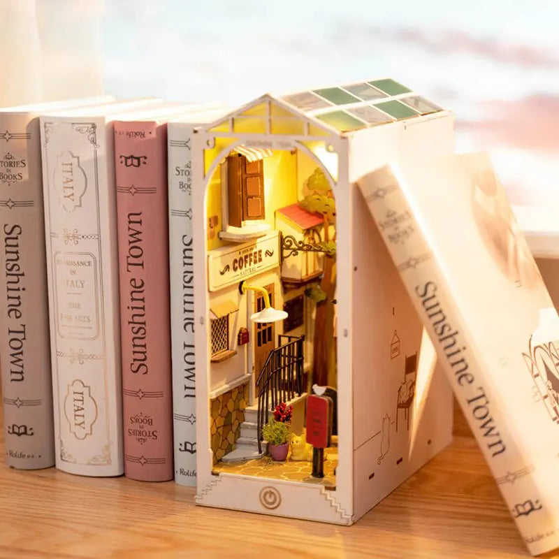 Robotime Rolife Book Nooks-Serie Geschichten in Büchern 4 Arten DIY Holzminiaturhausmöbel Sakura Densya TGB01 Dropshipping