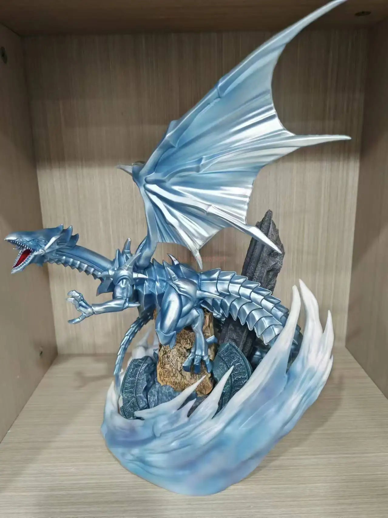 25CM Blue-Eyes White Dragon Anime Figure Luminate Yu-Gi-Oh Figure Pvc Statue Model High Quality Collections Desk Decor Toys Gift