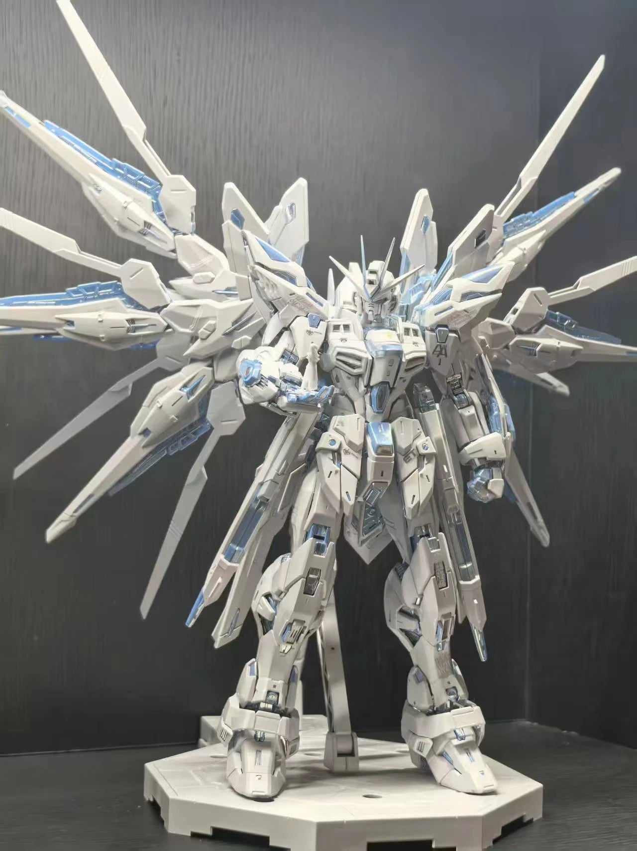New MG 1/100 CHANGLONG 7701 Strike Freedom Twilight White MGEX Assembly Model Kit Anime Figure Collectible Toy Gift