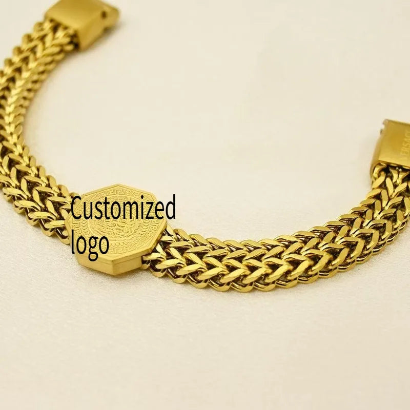 Custom-made bracelets for both men and women bring you a unique sense of high-end luxury