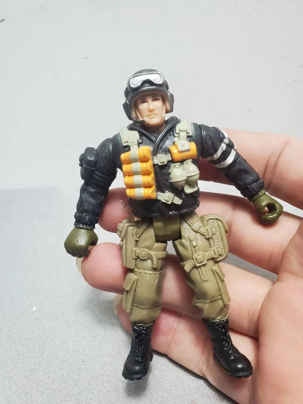 9cm 3.75" Solider Farmer Worker Military Police Action Figure Limite Collection Pirate Player Model Toy Gift for Kid Child Adult