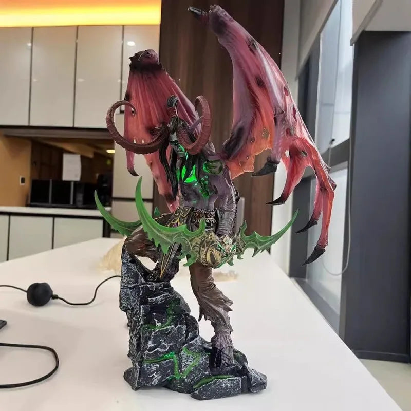 Налична 35 см World of Warcraft Demon Hunter Illidan екшън фигурка висококачествен модел играчка национална версия колекционерски артикул