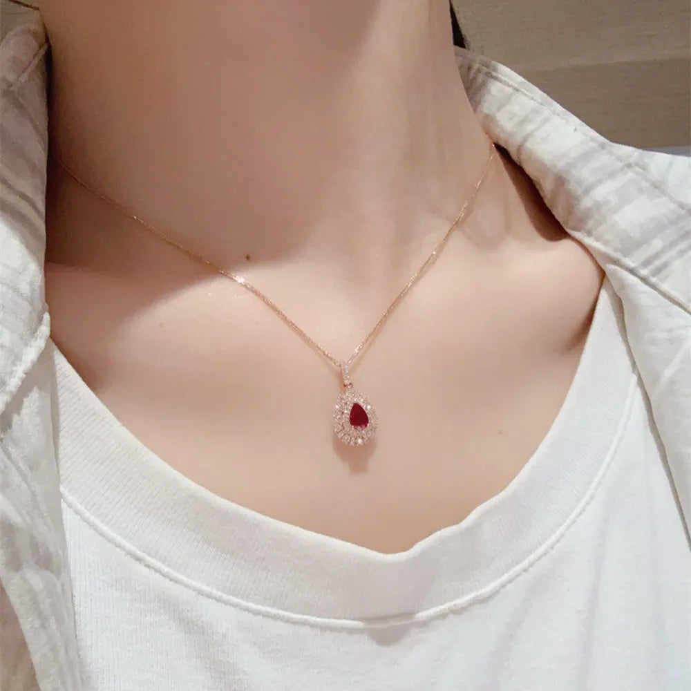 Shelly Echt 18 Karat Massivgold AU750 Schmuck Natürliche Diamanten Lebendiger roter Edelstein Rubin Wassertropfen Anhänger Halsketten für Frauen