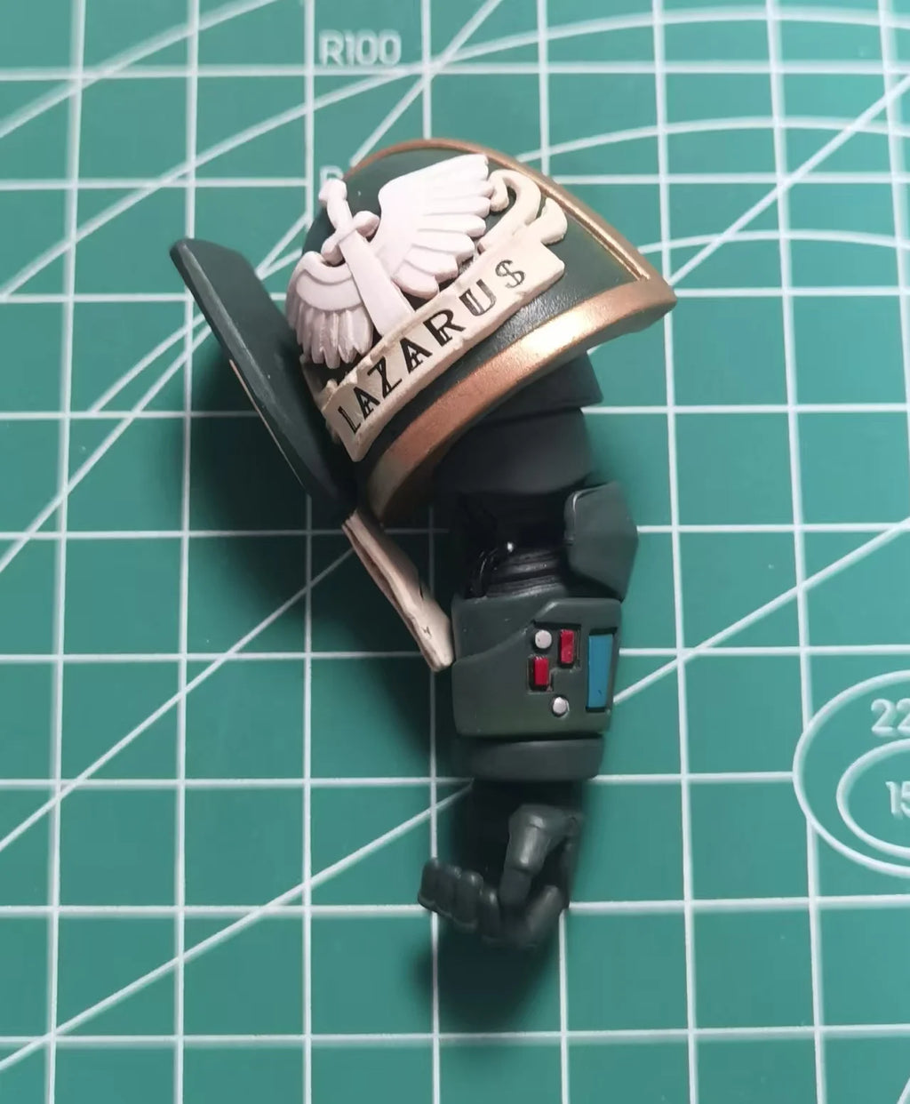 【На склад】 JOYTOY Warhammer 40K 1/18 Екшън фигурка Dark Angels Master Lazarus Модел играчка момче подаръци 3.75 инча